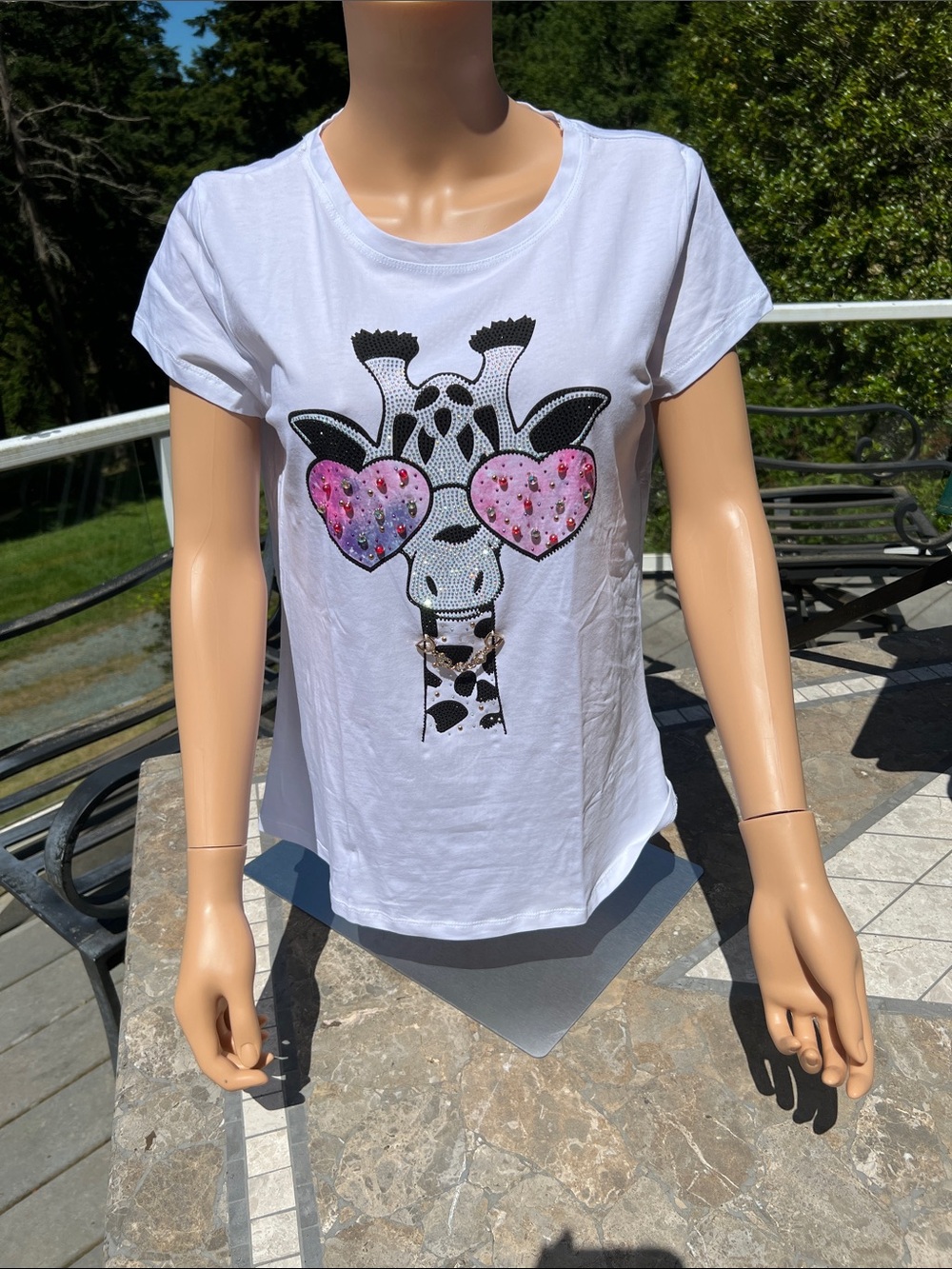 Graphic Rhinestone Tee Heart Sunglasses Giraffe with chain necklace size L